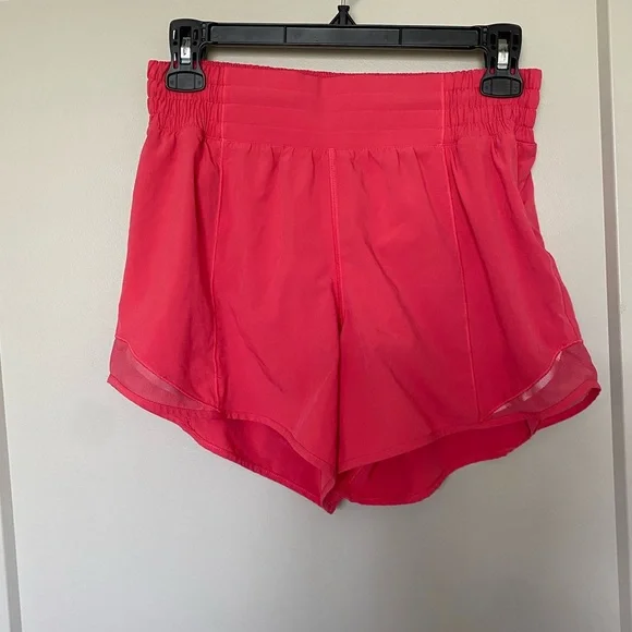 Lululemon hotty hot high rise lined shorts 4” size 6 - Picture 2 of 6